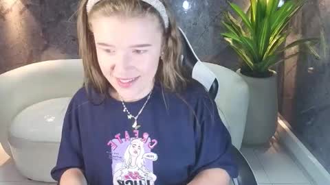 Carla  online show from November 1, 2025, 12:51 pm