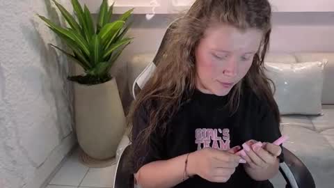 Carla  online show from November 9, 2025, 1:09 pm