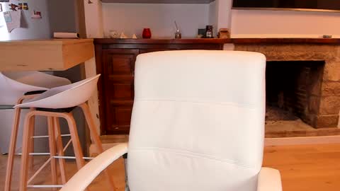 Carla Connor online show from January 25, 2025, 12:47 pm