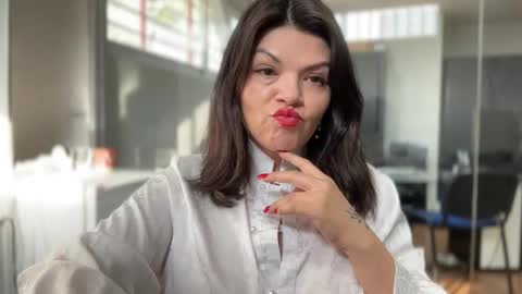 Carla Connor online show from October 14, 2025, 8:37 am