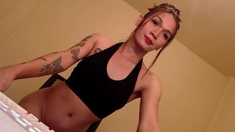 Carla online show from November 2, 2025, 10:01 pm