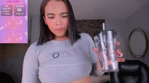 Carla online show from March 11, 2025, 10:40 am