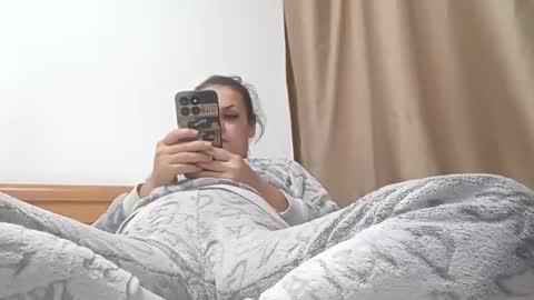 Snapshot of carlasweet00 chatting on October 8, 2025, 9:34 pm carlasweet00 online show from October 8, 2025, 9:34 pm