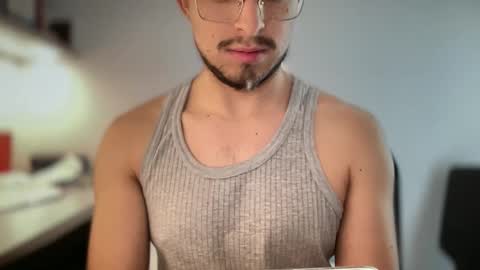 carlcarlinches4 online show from December 17, 2025, 2:34 pm