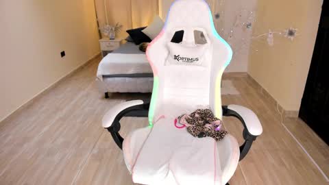 Alejandra online show from December 14, 2024, 11:01 pm