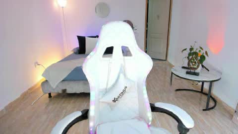 Alejandra online show from May 5, 2026, 1:57 am