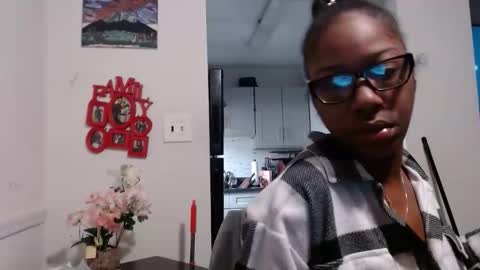 Snapshot of carliecreams chatting on March 6, 2026, 5:48 am Carlie online show from March 6, 2026, 5:48 am