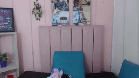 CARLIN GIMENES online show from September 18, 2025, 1:02 pm