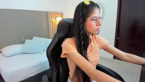 Snapshot of carlina_15 chatting on September 20, 2025, 12:28 pm C A R L I N A online show from September 20, 2025, 12:28 pm