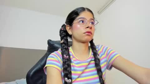 Snapshot of carlina_15 chatting on September 23, 2025, 12:19 pm C A R L I N A online show from September 23, 2025, 12:19 pm