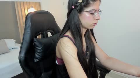 Snapshot of carlina_15 chatting on October 25, 2025, 12:13 pm C A R L I N A online show from October 25, 2025, 12:13 pm