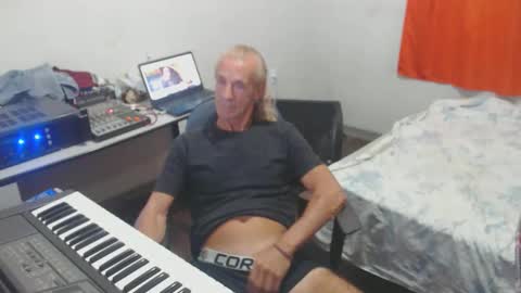 carlos online show from May 4, 2026, 9:11 pm