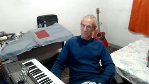 carlos online show from June 19, 2026, 2:49 am