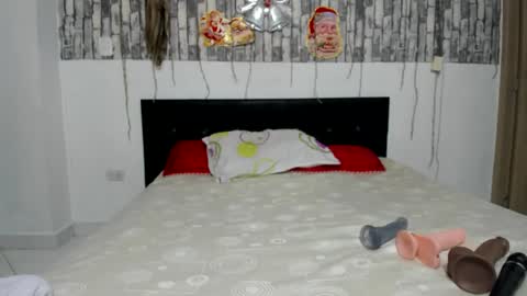 Snapshot of carlos_diana chatting on December 21, 2024, 1:36 am carlos diana   online show from December 21, 2024, 1:36 am