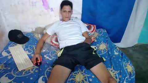 carlos_steven online show from May 10, 2026, 1:33 am