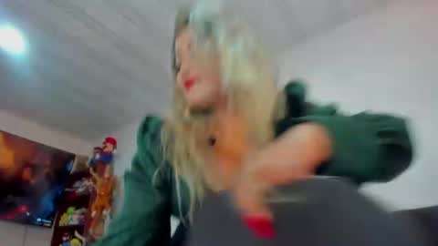 carlota_flow online show from June 12, 2026, 7:57 pm