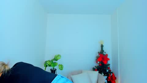 Andrea online show from December 22, 2024, 12:05 pm