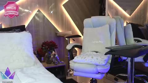 Snapshot of carlotta_ricci chatting on February 21, 2025, 4:40 am Carla Carla I am sensual goddes and i was born for loveworshipping and enjoyment. online show from February 21, 2025, 4:40 am