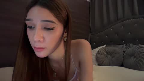 Carlotta online show from November 5, 2025, 11:43 am