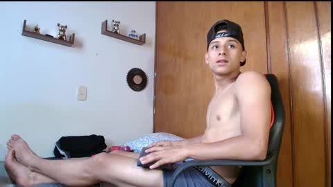 carloz_perez online show from September 23, 2025, 5:16 pm