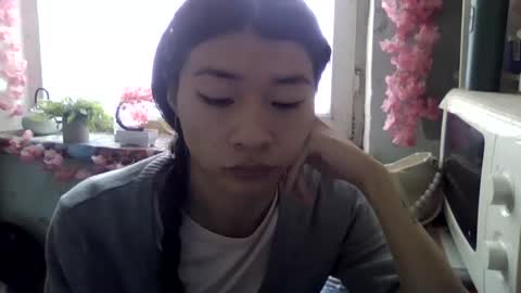 CarlyJoy online show from November 6, 2025, 7:42 am