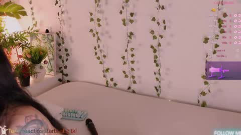 Carly online show from April 29, 2026, 9:32 pm