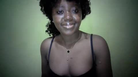 carmennalgona online show from November 3, 2025, 8:43 pm