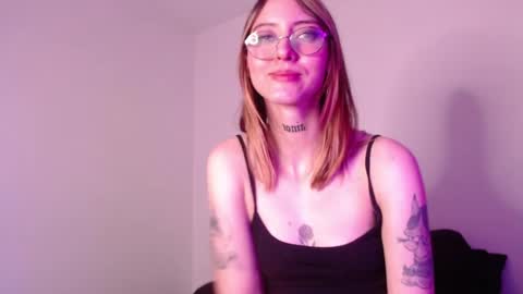 carmennrusso online show from March 7, 2025, 1:20 am