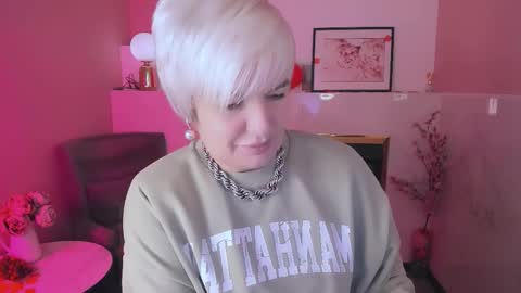 Carmen online show from February 20, 2026, 8:42 pm