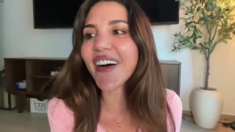 Snapshot of carmenthebrat chatting on November 4, 2025, 5:28 am Your fav goddess online show from November 4, 2025, 5:28 am