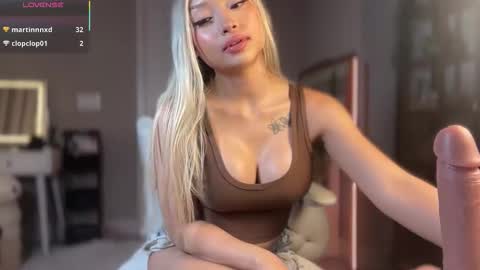 Snapshot of carmenxrose chatting on October 11, 2025, 2:33 am carmenxrose online show from October 11, 2025, 2:33 am