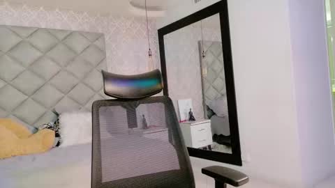 caro_adams1 online show from February 5, 2026, 11:04 am