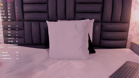 Snapshot of caro_martinezz chatting on January 3, 2025, 7:38 am    online show from January 3, 2025, 7:38 am