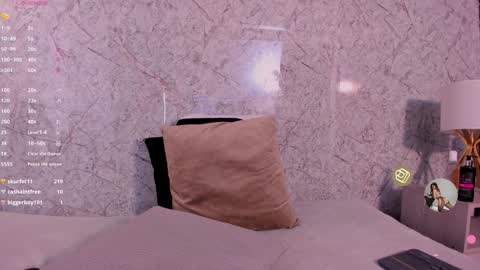 Snapshot of caro_martinezz chatting on January 14, 2025, 7:59 am    online show from January 14, 2025, 7:59 am