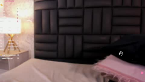 Snapshot of caro_martinezz chatting on January 31, 2025, 8:11 am    online show from January 31, 2025, 8:11 am