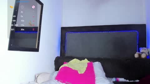 Snapshot of carol100597 chatting on February 19, 2025, 11:57 pm karol online show from February 19, 2025, 11:57 pm