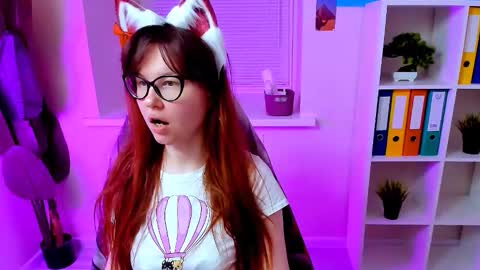 Snapshot of carol_carmen chatting on September 28, 2025, 11:43 pm Carol online show from September 28, 2025, 11:43 pm