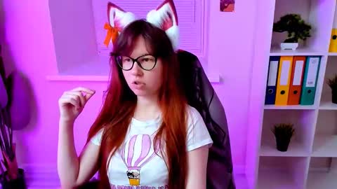 Snapshot of carol_carmen chatting on September 30, 2025, 10:15 pm Carol online show from September 30, 2025, 10:15 pm