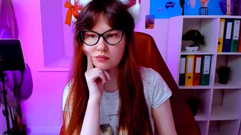 Snapshot of carol_carmen chatting on October 5, 2025, 6:06 pm Carol online show from October 5, 2025, 6:06 pm