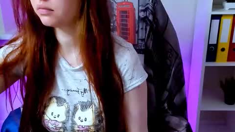 Snapshot of carol_carmen chatting on October 8, 2025, 9:56 pm Carol online show from October 8, 2025, 9:56 pm