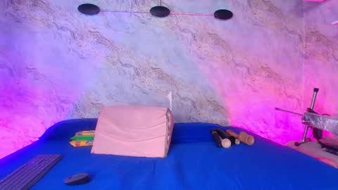 Snapshot of carol_juiicy_ chatting on November 1, 2025, 7:16 pm Carol online show from November 1, 2025, 7:16 pm