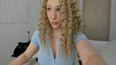 carol_may_ online show from May 14, 2026, 6:53 am
