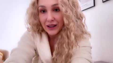 carol_may_ online show from June 13, 2026, 5:16 am