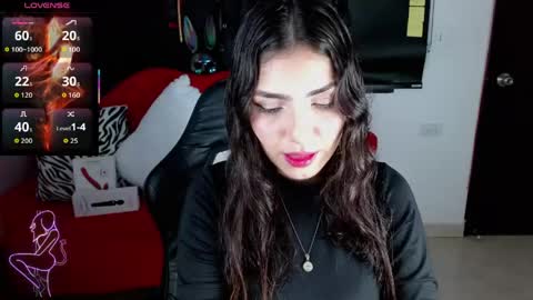 Snapshot of carolaine69_ chatting on May 27, 2026, 1:30 pm Caroline online show from May 27, 2026, 1:30 pm
