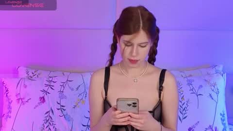 carolainemyers online show from November 28, 2025, 8:00 pm