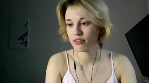 Snapshot of carolcaci chatting on November 15, 2025, 9:06 am Call me Carol online show from November 15, 2025, 9:06 am