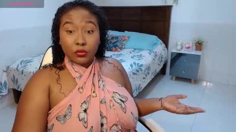 Snapshot of caroldelatorre chatting on September 26, 2025, 7:18 pm Carol de la torre online show from September 26, 2025, 7:18 pm