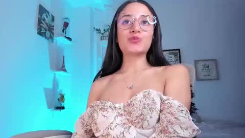 Caroline online show from February 13, 2025, 3:18 am