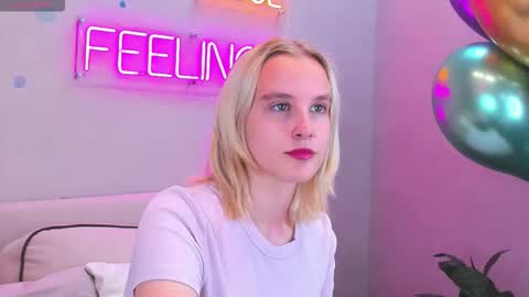 Snapshot of carolin_miller chatting on September 17, 2025, 8:16 am Carol online show from September 17, 2025, 8:16 am