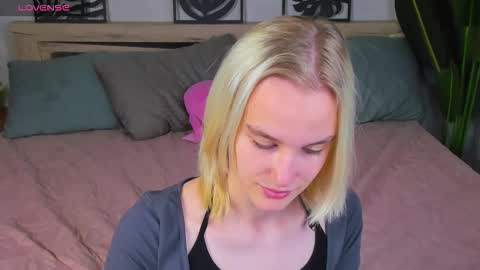 Snapshot of carolin_miller chatting on September 25, 2025, 8:40 am Carol online show from September 25, 2025, 8:40 am